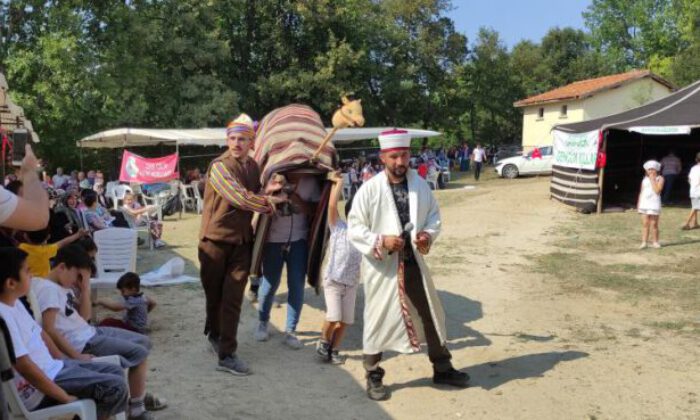 Yüzlerce yıllık gelenek… Yaşlılar kıyasıya yarıştı