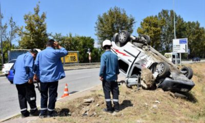 Bursa’da hafif ticari araç takla attı: 1’i ağır 4 yaralı