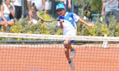 Nilüfer’de miniklerin tenis heyecanı