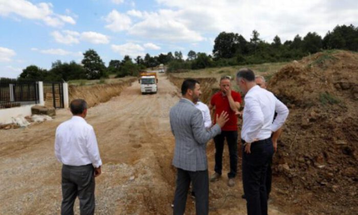 İnegöl Yeniceköy’de 4 kilometre yeni yol hattı oluşturuluyor