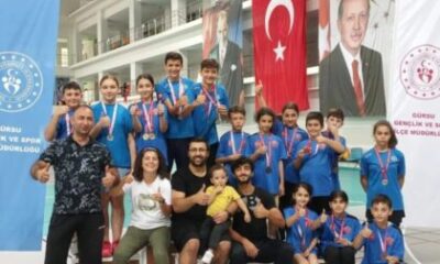 Bursa Büyükşehir Belediyesporlu badmintonculardan 4 madalya