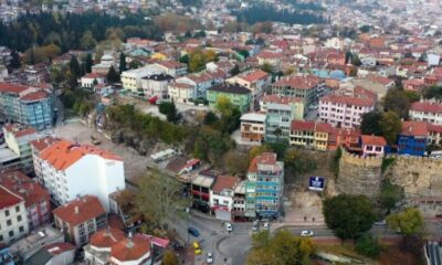 Bursa’da binalar yıkılıyor, tarihi surlar ortaya çıkıyor