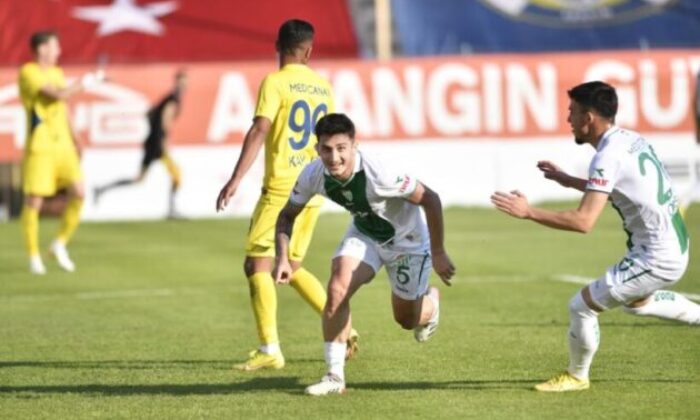 Bursaspor’da ilk deplasman galibiyetinin mutluluğu yaşanıyor