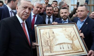 Bursalı gençlerden Cumhurbaşkanı Erdoğan’a anlamlı hediye