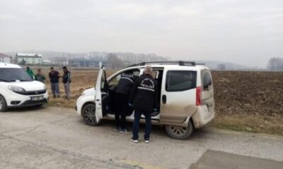 Araç içinde tabancayla vurulmuş halde bulundu