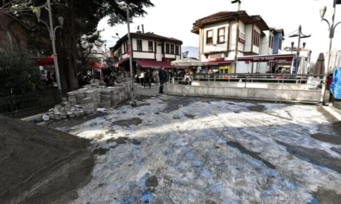 Abdal Camii çevresinde zemin yenileniyor