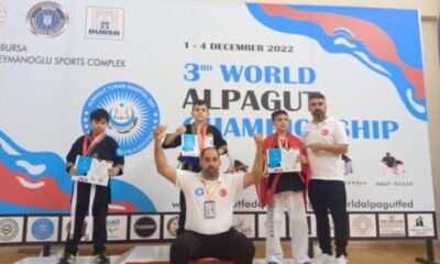 İkiz kardeşler ailelerinin vasıtasıyla tanıştıkları wushu’da dünya birincisi oldu