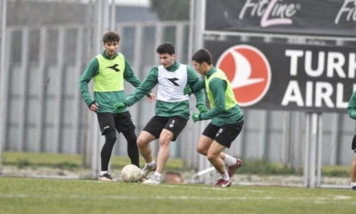 Bursaspor topa sahip olma çalışması yaptı