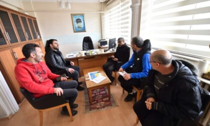 İnegölspor tesislerine deprem bölgesinden gelen vatandaşlar yerleştirildi