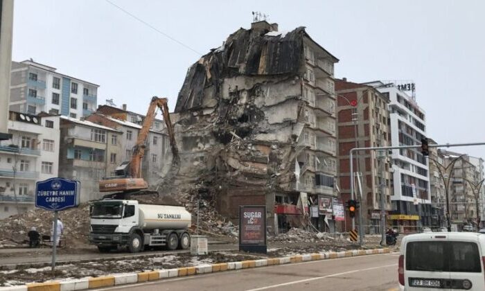 Elazığ’da ağır hasarlı bina sayısı bin 36’ya çıktı