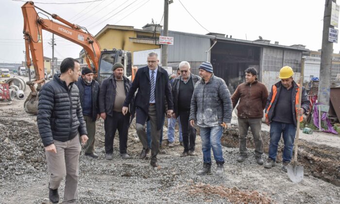 Karacabey’de yağmur suyu çalışmaları sürüyor