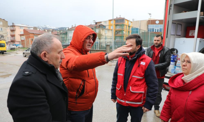 Gemlik’ten depremzedelere 32 tır yardım