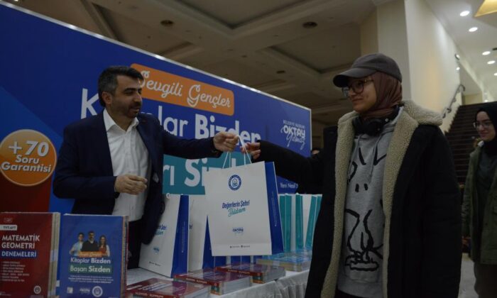 Depremzede öğrencilere TYT-AYT desteği Yıldırım Belediyesi’nden