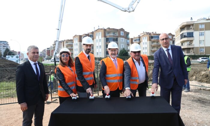 Nilüfer’de Dr. Refik Saydam Sağlıkçılar Parkı’nın temeli atıldı