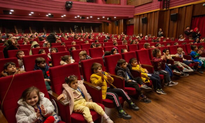 Bursa’da perde çocuklar için açıldı