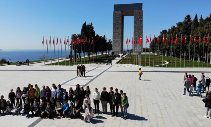 Çanakkale Zaferi’nin 108’inci yılında Şehitler Abidesi’ne ziyaretçi akını