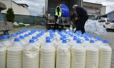 Mustafakemalpaşalı süt üreticilerinden  depremzedelere anlamlı destek