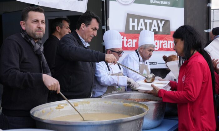 Osmangazi Belediyesi, ramazanın bereketini deprem bölgesinde paylaşıyor