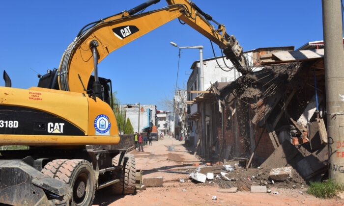 Yıldırım’da 137 kaçak yapı yıkıldı