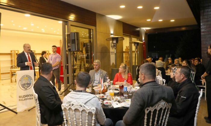 Mudanya Belediyesi muhtarları iftarda ağırladı