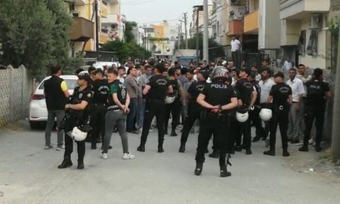 Tarsus’ta oy sayımı sırasında bıçaklı kavga: 3 yaralı