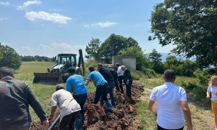 Su geldi mahalleli çifte bayram yaptı