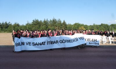 Doktorluğa ilk adımı atan öğrenciler mezuniyet heyecanını yaşadı