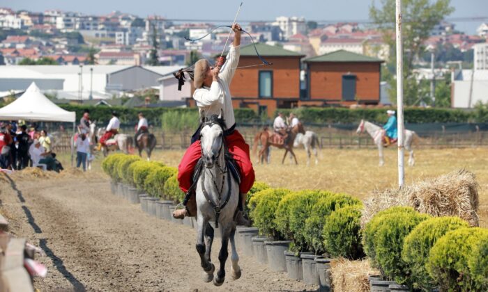 Atlı Okçulukta çeyrek final heyecanı