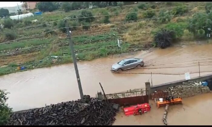 Bursa’da şiddetli yağış dereleri taşırdı