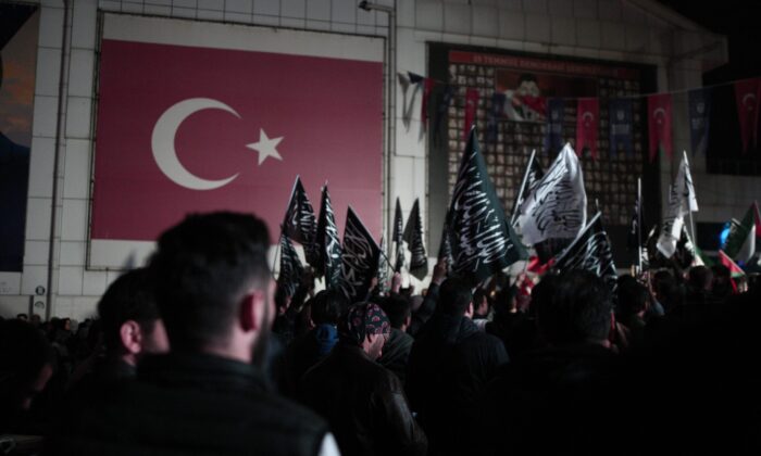 Bursa’da İsrail’in Gazze’deki hastaneye saldırısı protesto edildi