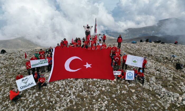 Osmangazili dağcıların ‘100. yıl’ zirve tırmanışı