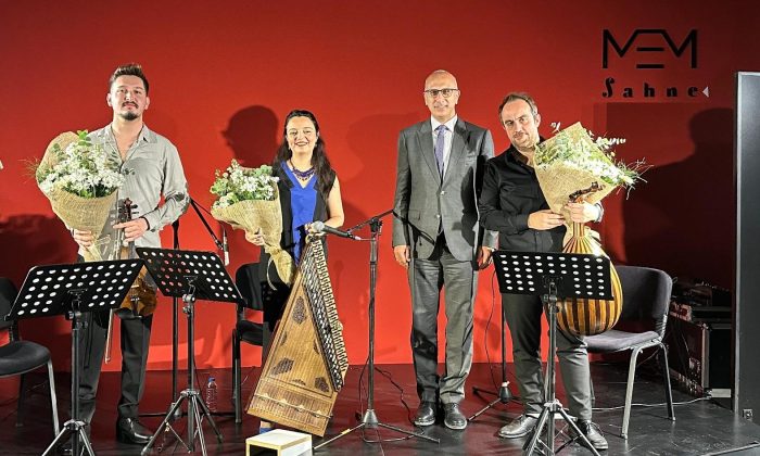 Her-Dem Trio ‘Cumhuriyetin Müziği’ ile hayran bıraktı