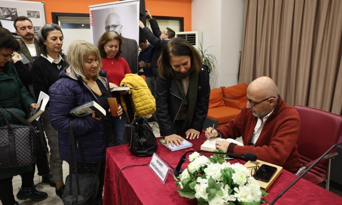 Edebi Kazılar’da yeni yılın ilk konuğu Hükümenoğlu oldu