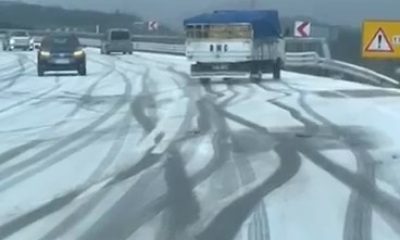 Yollar buz tuttu, araçlar yolda kaldı