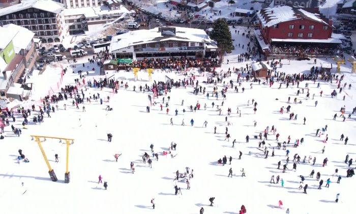 Yarıyıl tatilinin son gününde teleferikte kuyruk oluştu