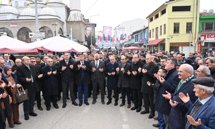 Başkan Aktaş: “İş bilenin, kılıç kuşananın”