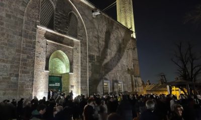 Bursa’da ilk teravi namazı kılındı, tarihi camiye binlerce kişi akın etti