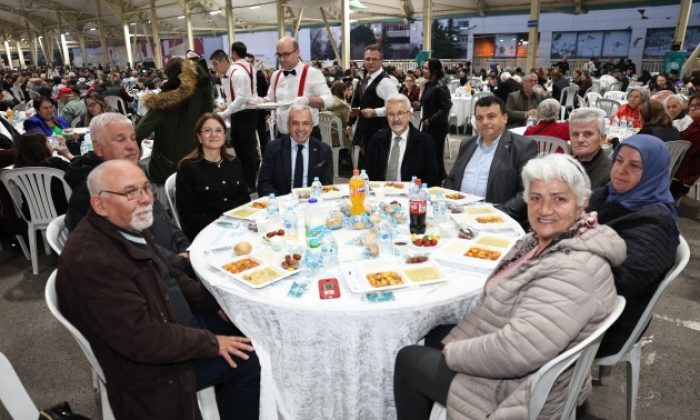 Nilüfer’de ilk iftar sofrası İhsaniye’de kuruldu