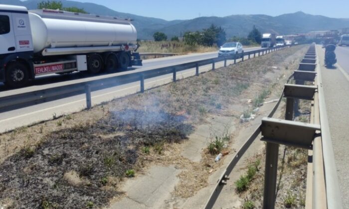 Araçtan atılan sigara izmariti yangın çıkardı