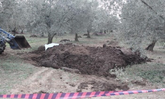 Hayvan gübresi içinde cesedi bulunmuştu: Cinayet zanlısı koca için kırmızı bülten çıkarıldı