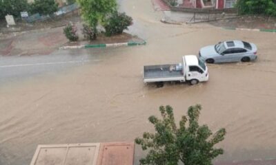 Bursa’da aniden bastıran yağmur, hayatı felç etti