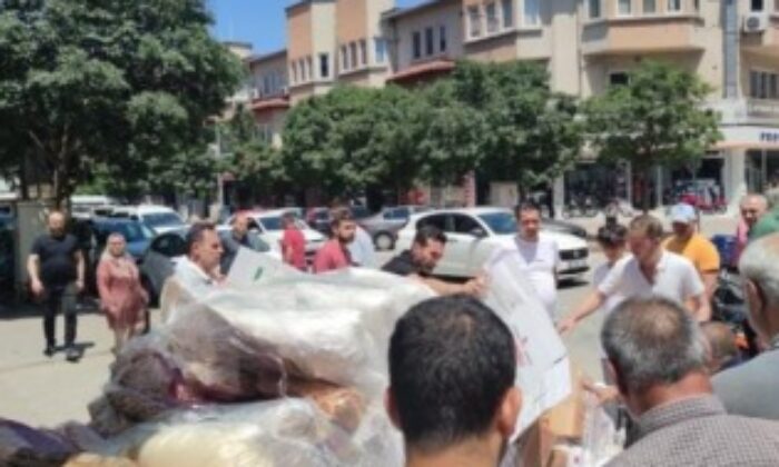 Bursa’da palet üzerinde bulunan gıda ürünlerinin üzerine düştüğü işçi yaralandı