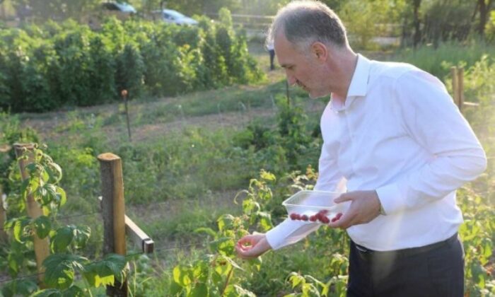 İnegöl Belediyesi ücretsiz toprak analizlerine devam ediyor