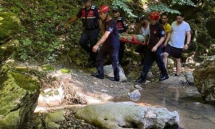 Fotoğraf çekilirken kanyondaki kayalıklardan düştü