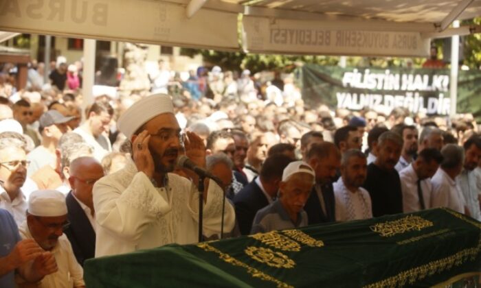 Bursa’da yüzlerce kişi Haniye için gıyabi cenaze namazına durdu