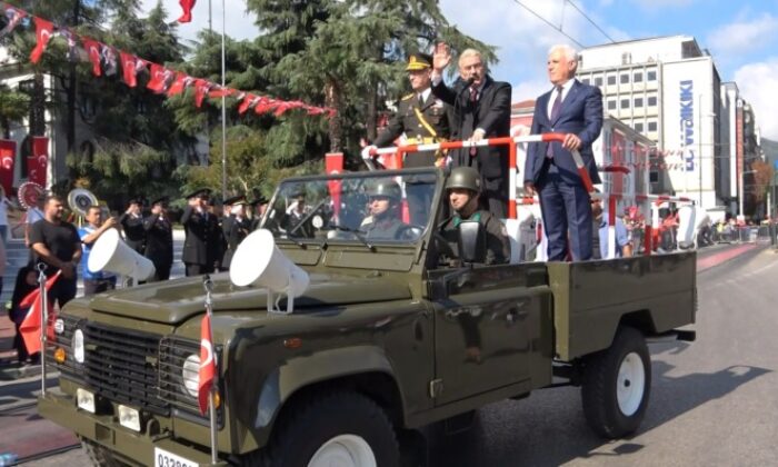 30 Ağustos Zafer Bayramı’nın 102. yılı Bursa’da coşkuyla kutlandı