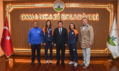 Başkan Aydın şampiyon sporcuları ağırladı