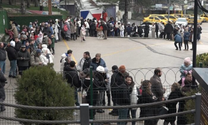 Teleferikte hafta sonu yoğunluğu!