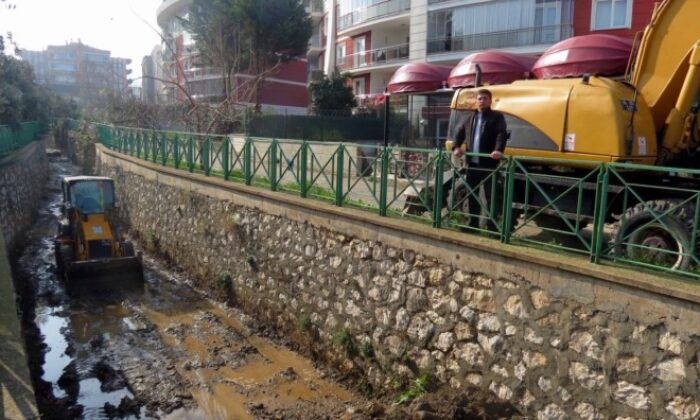 Mudanya Kara Dere’de temizlik ve ıslah çalışması