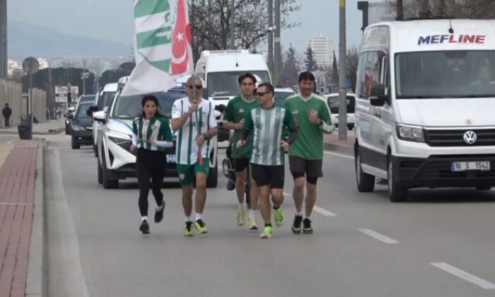 ‘Sevgiliye Koşuyoruz’ sloganıyla Bursaspor’a koştular